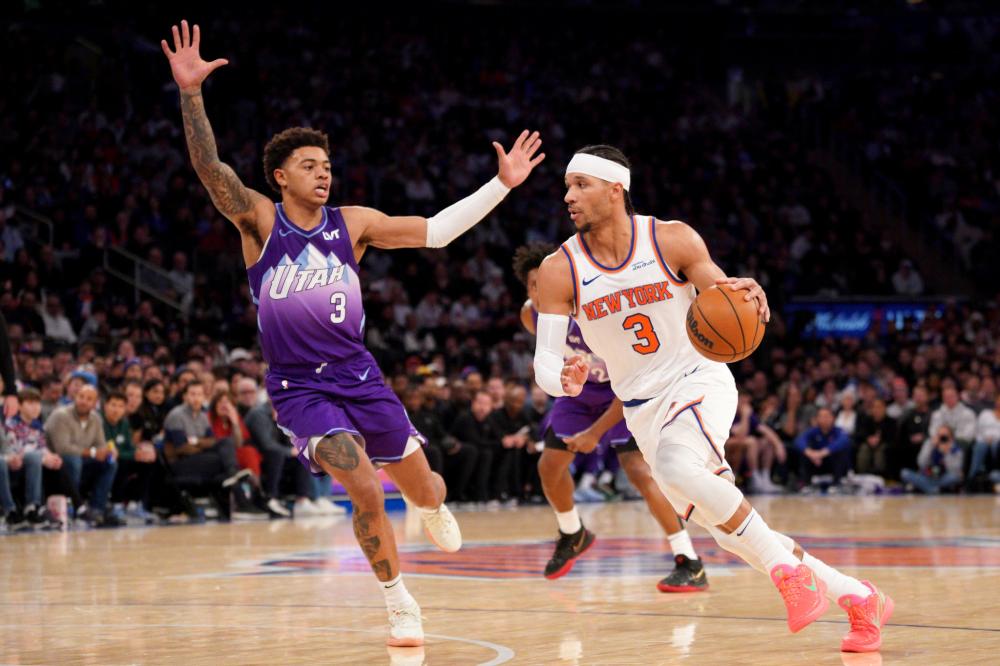 置顶B费建功加纳乔破门 曼联客场完胜莱斯特城.