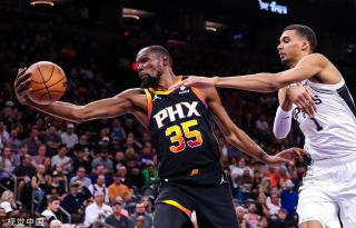 通过果断的 通过果断的