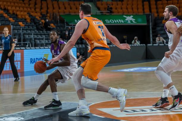 的一举一动 的一举一动